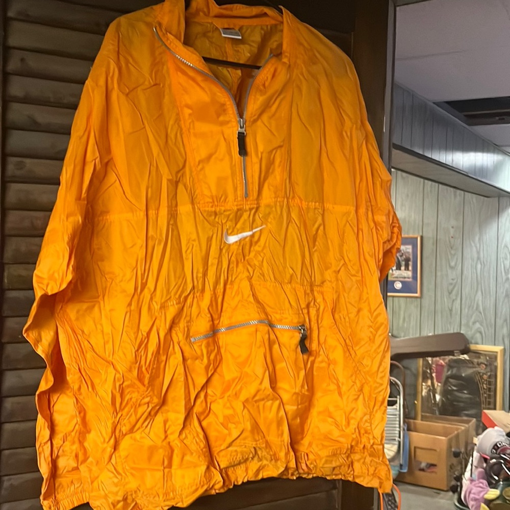 Nike orange size XL windbreaker in great shape